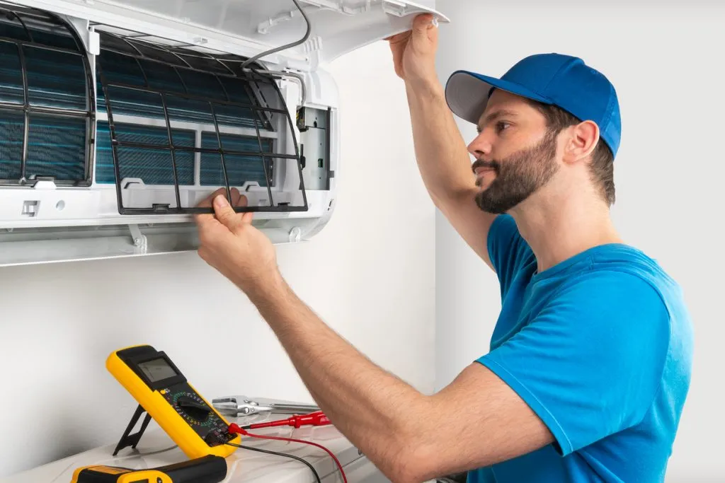 Il condizionatore non raffredda più? Scopri cosa fare subito, le cause più comuni e quando chiamare un tecnico. Guida completa con soluzioni rapide e consigli utili. Il condizionatore non raffredda più? Scopri cosa fare subito, le cause più comuni e quando chiamare un tecnico. Guida completa con soluzioni rapide e consigli utili.